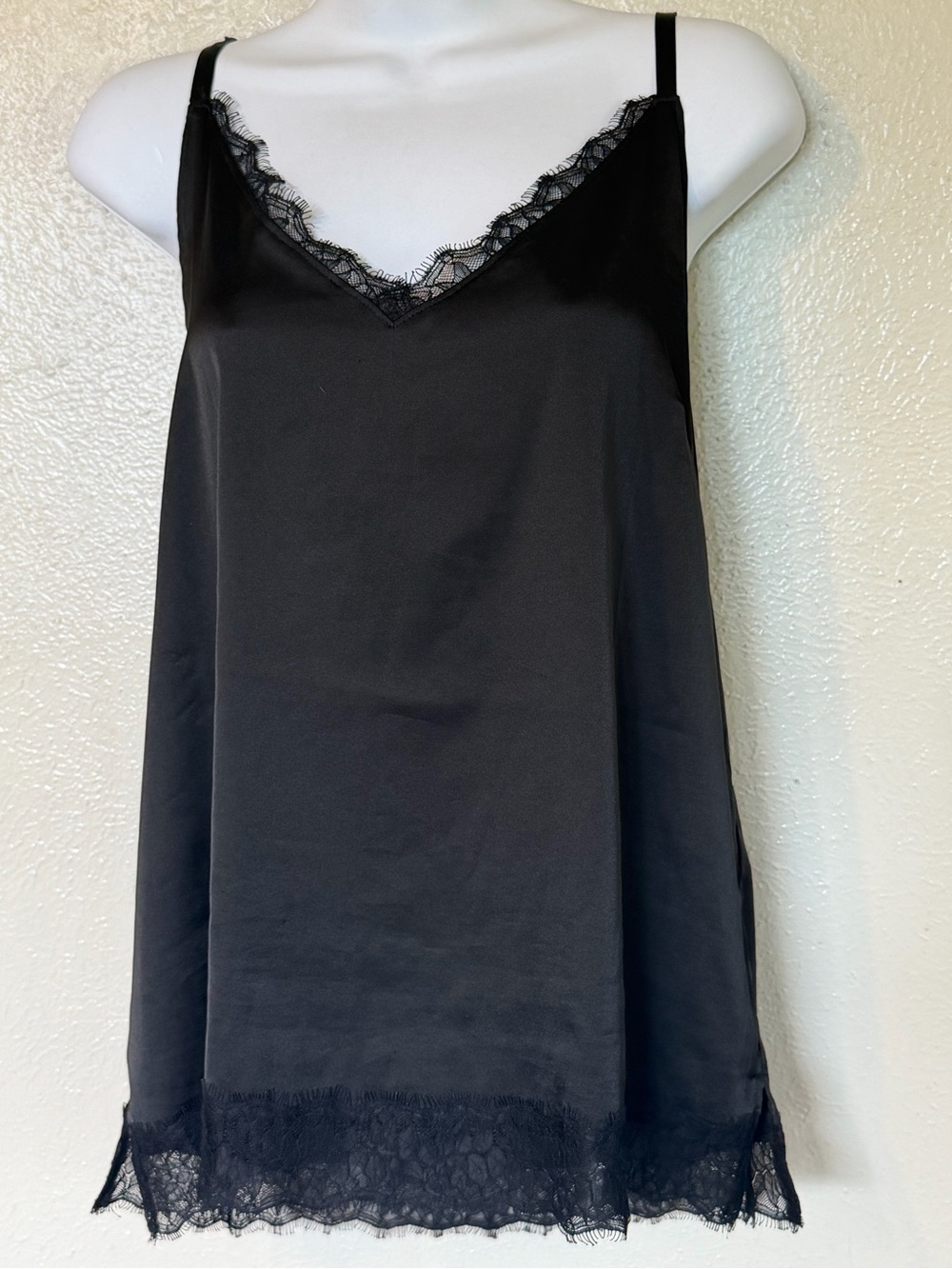 White House Black Market Cera Black Satin Eyelash Lace Trim Cami Top Sz XL